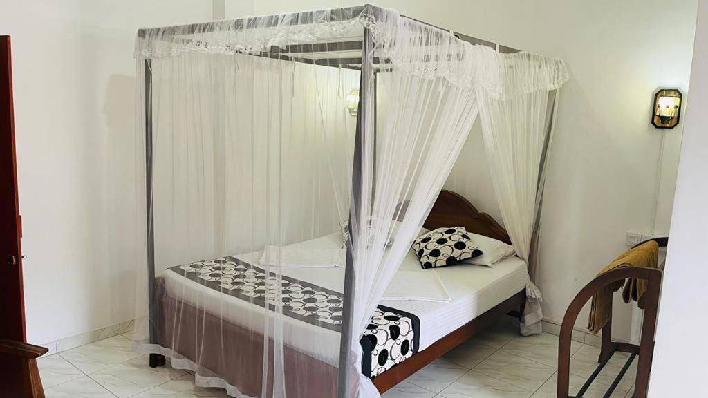Sunny Mood Guest House Unawatuna Bagian luar foto