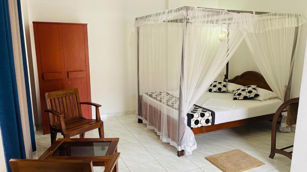 Sunny Mood Guest House Unawatuna Bagian luar foto