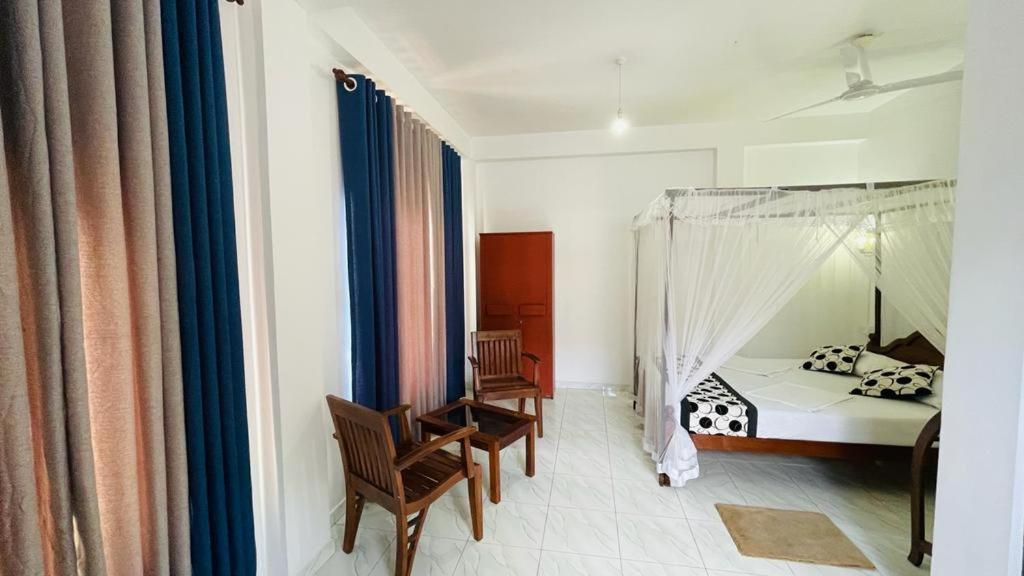 Sunny Mood Guest House Unawatuna Bagian luar foto