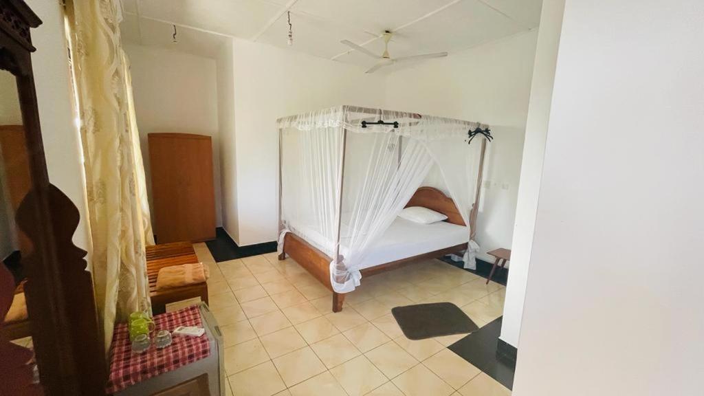 Sunny Mood Guest House Unawatuna Bagian luar foto