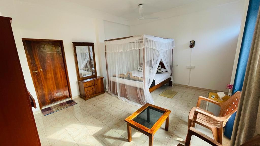 Sunny Mood Guest House Unawatuna Bagian luar foto