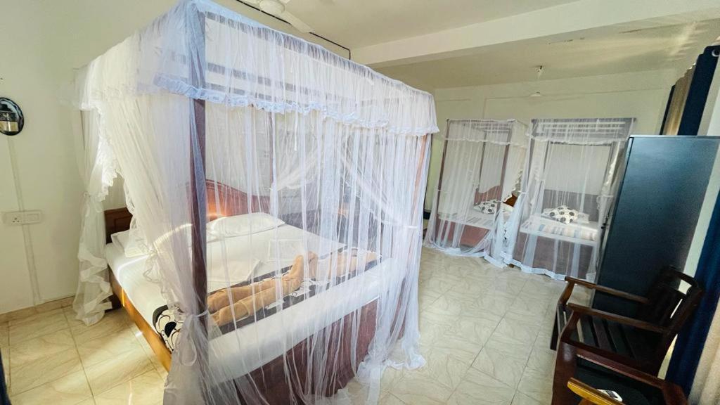 Sunny Mood Guest House Unawatuna Bagian luar foto