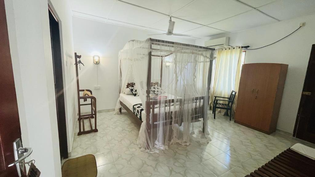 Sunny Mood Guest House Unawatuna Bagian luar foto